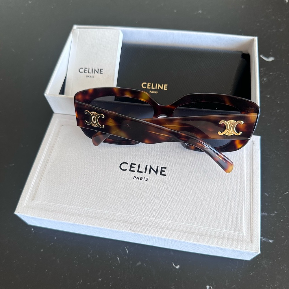 CELINE Triomphe rectangular-frame tortoiseshell acetate sunglasses - Picture 3 of 5